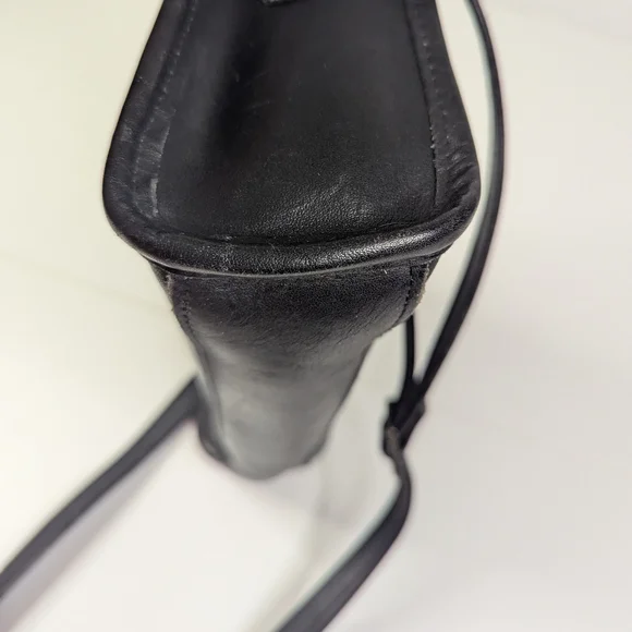 Wilson Pelle Studio Black Leather Crossbody Bag - Picture 5 of 15